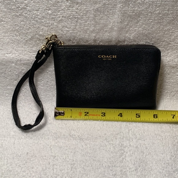 COACH JET BLACK WRISTLET - Picture 9 of 10